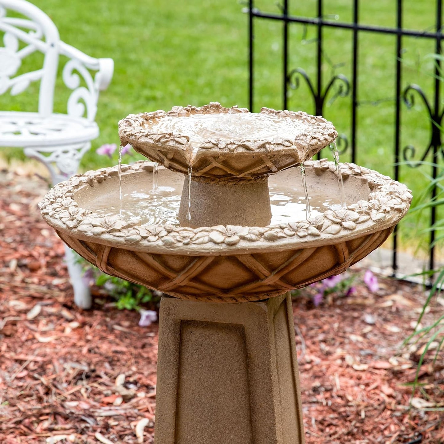 🌸 Elegant Beveled Flower Birdbath Fountain 🕊️ – Serene Outdoor Water Feature 💦